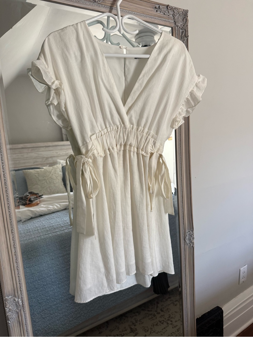 Zara Cream V-Neck Lightweight Top